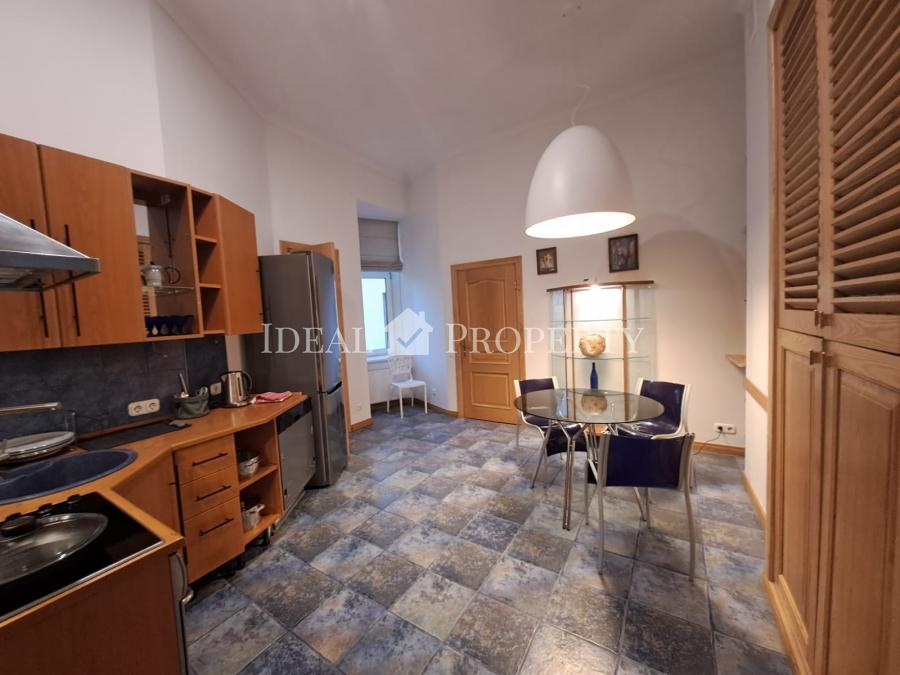 We offer for long term rent apartment in Riga - at Antonijas street.